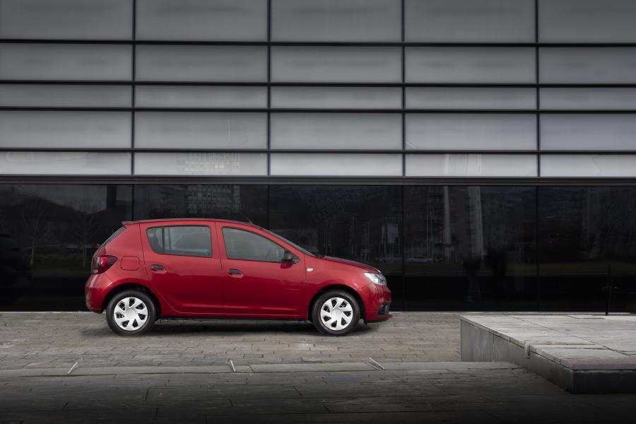  Dacia Sandero 2017 года  (UK) (фото 5 из 30)
